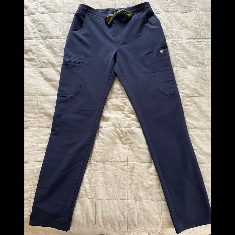 Women’s FIGS SCRUB SET in Night Sky (blue). NEW without tags. Top XXS, Bottom XS - Picture 6 of 8